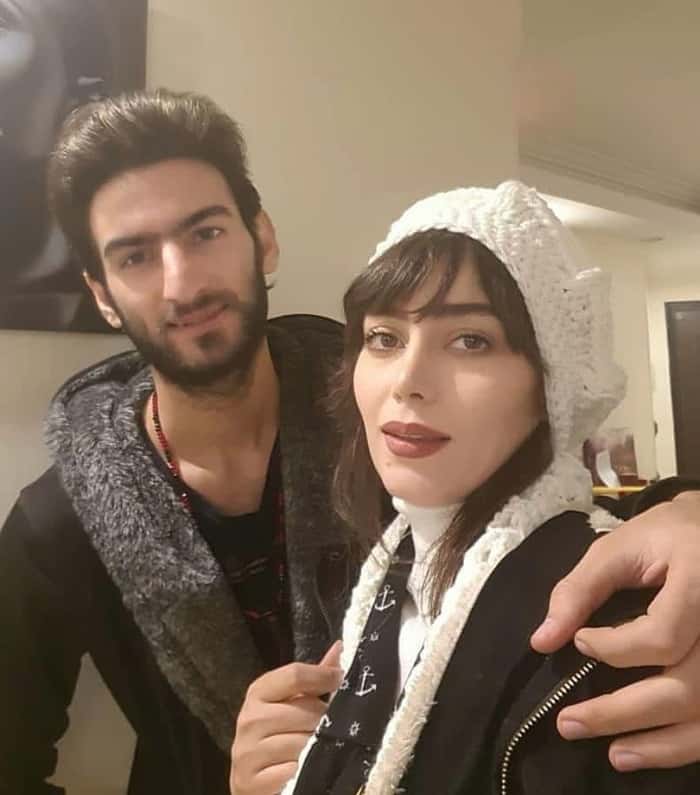 هدیه بازوند و برادرش