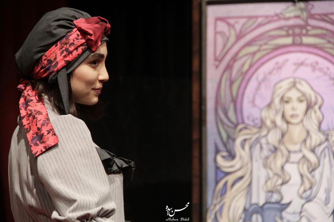مبینا طبایی در تئاتر هگزا