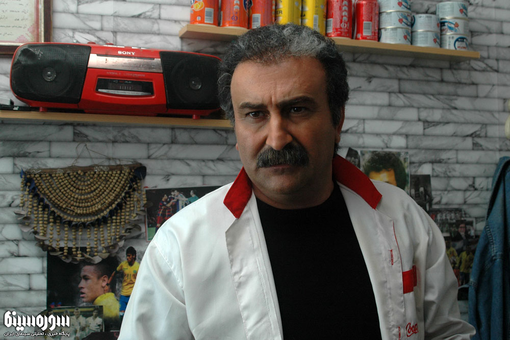 مهران احمدی در کارگر ساده نیازمندیم