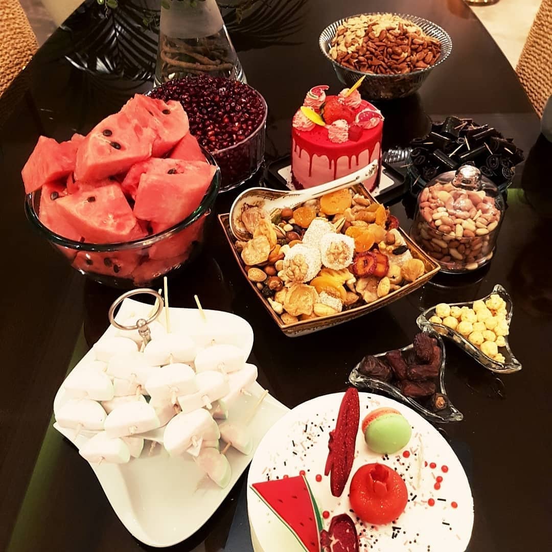 تزیین میز شب یلدا 1401