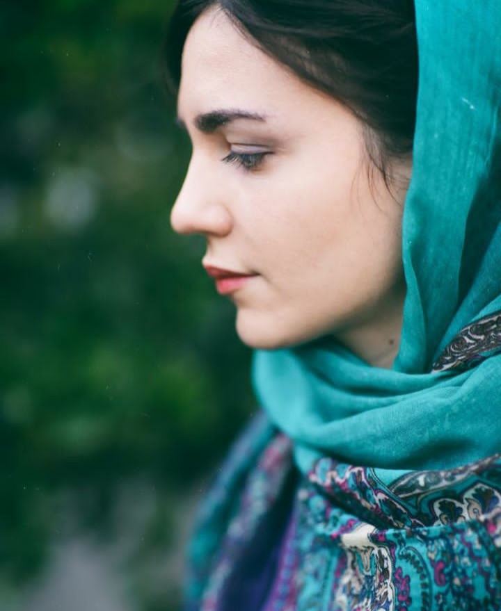 مونا احمدی
