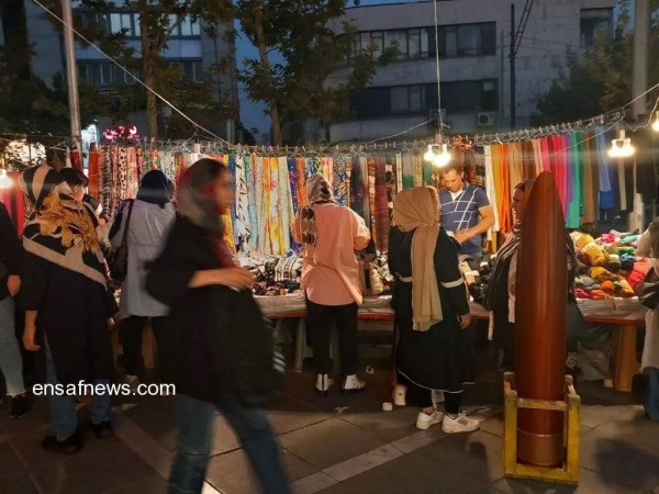 زنان در خیابان ولیعصر تهران