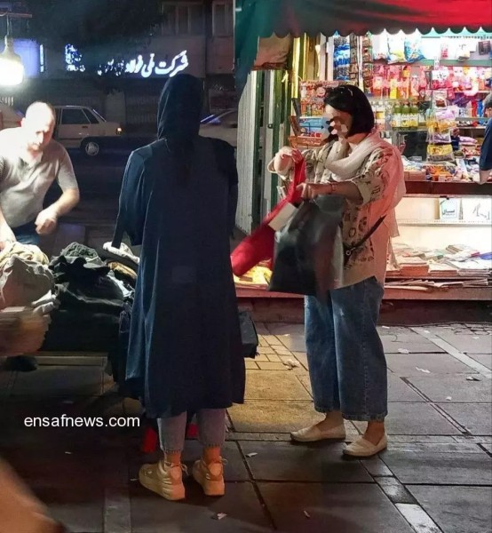 زنان در خیابان ولیعصر تهران