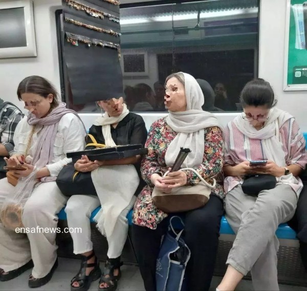 زنان در خیابان ولیعصر تهران