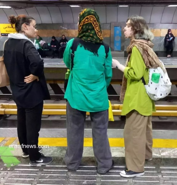 زنان باحجاب و بی حجاب در پارک لاله ، بازارچه پارک لاله و مترو