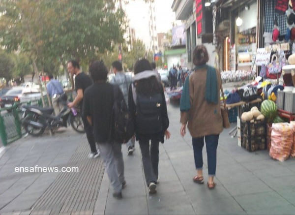 زنان باحجاب و بی حجاب در میدان فلسطین ، خیابان انقلاب و مترو