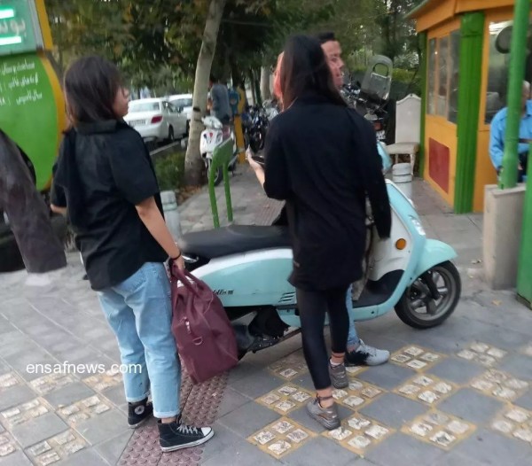 زنان در خیابان ولیعصر تهران