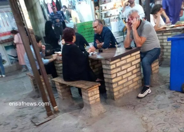 زنان در خیابان ولیعصر تهران