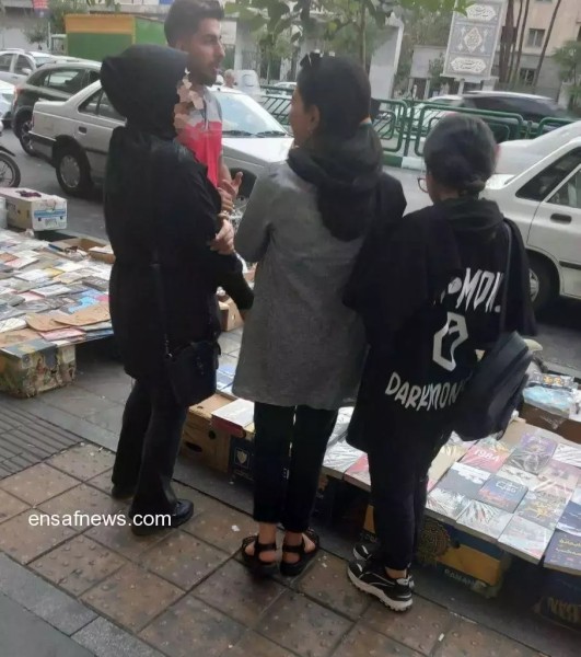 زنان باحجاب و بی حجاب در میدان فلسطین ، خیابان انقلاب و مترو