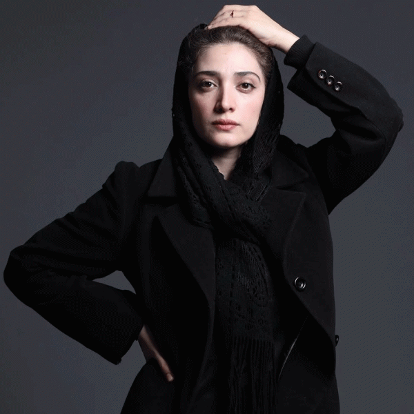 مینا ساداتی