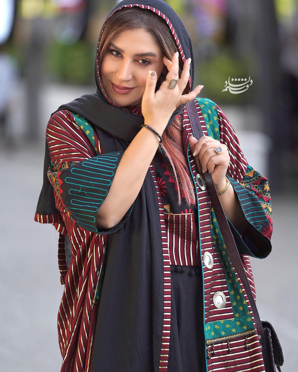 نسیم ادبی در اکران فیلم سنیمایی نمور