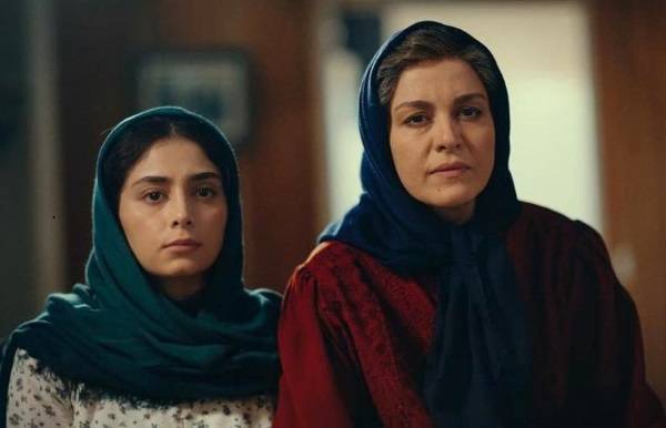 دیبا زاهدی و مریلا زارعی در فیلم بادیگارد