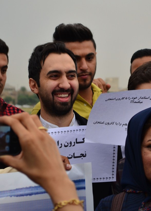 مهدی یراحی در چهارمین زنجیره انسانی حمایت از کارون