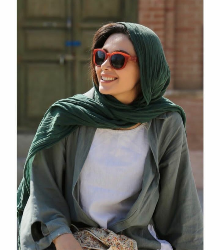 دیبا زاهدی