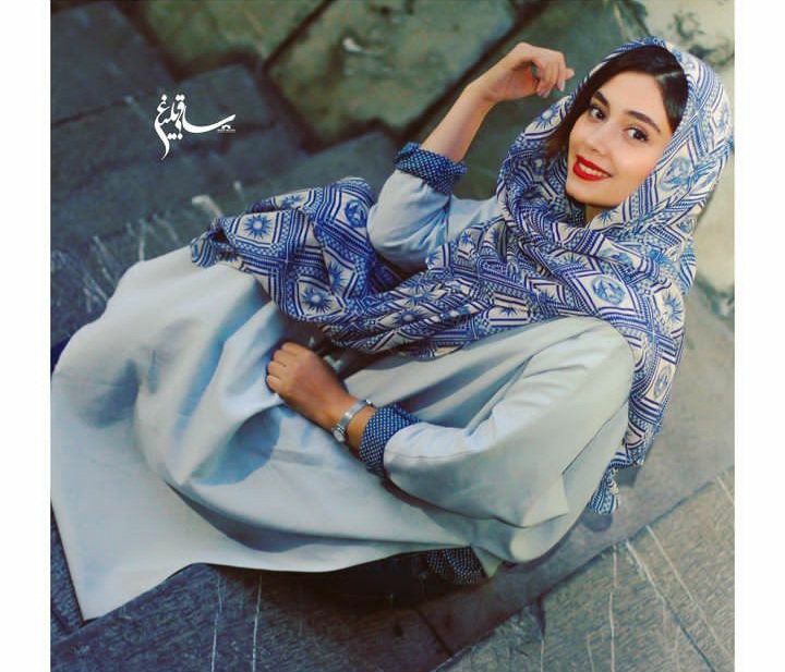 دیبا زاهدی