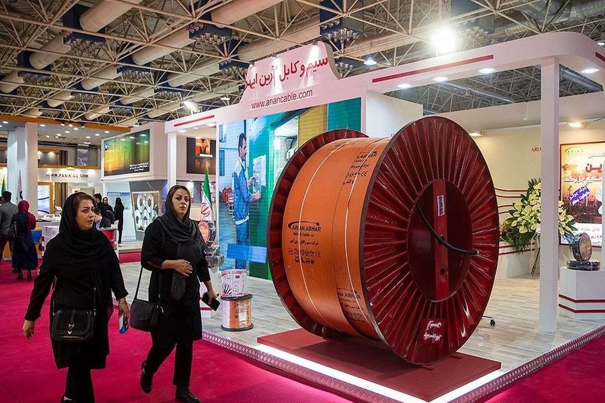 حضور توزیع شیراز در جشنواره و فن‌بازار صنعت برق/عرضه دستاوردهای فناورانه