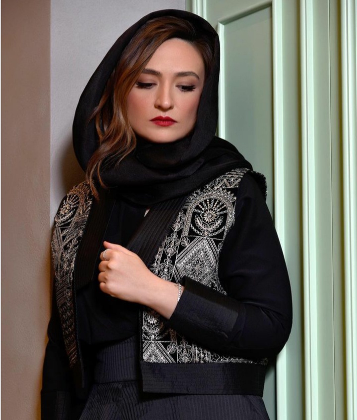 گلاره عباسی