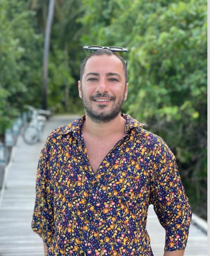 نوید محمدزاده