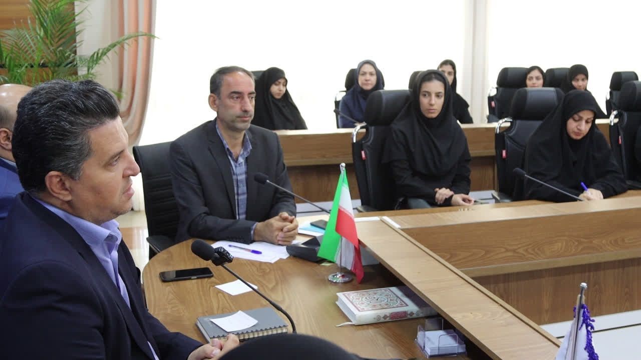 دعوت فرماندار فردیس از بانوان برای مشارکت فعال در عرصه‌های اجتماعی و فرهنگی