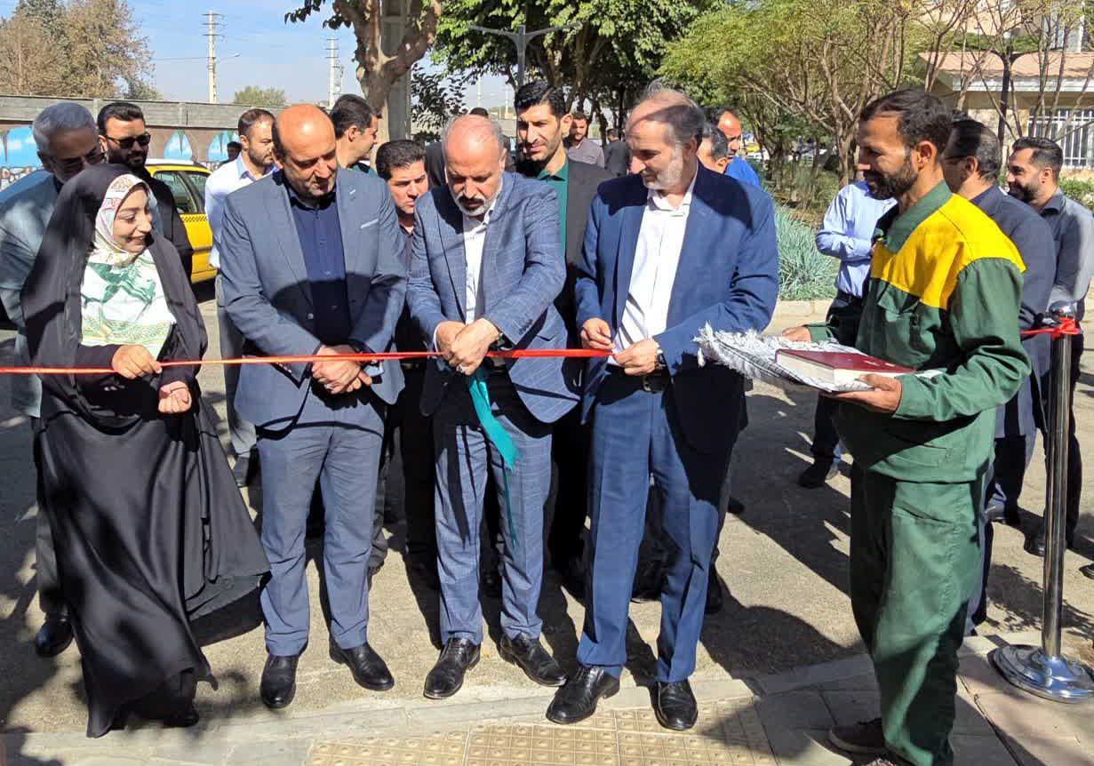 بوستان گلهای فردیس به بهره برداری رسید