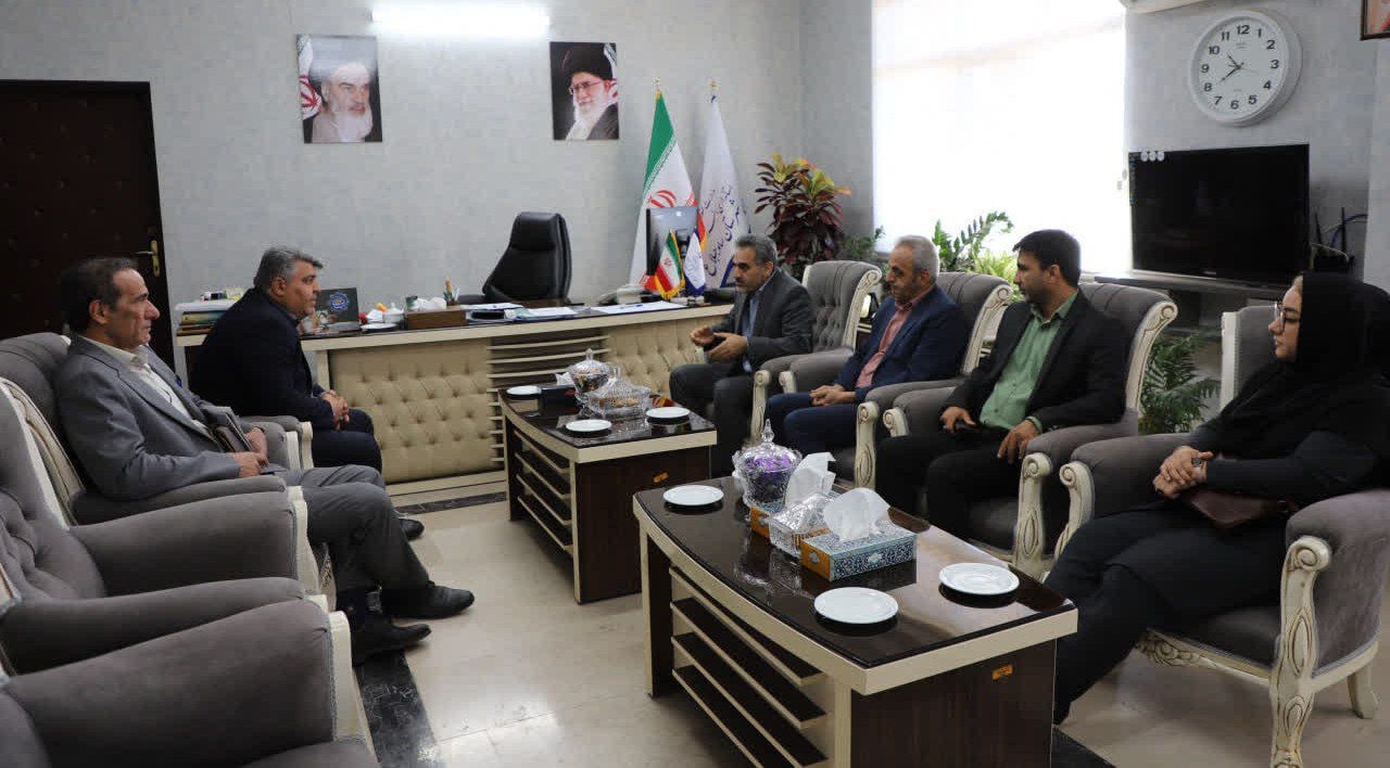 تعامل بیشتر با فرمانداری‌های هشتگرد و چهارباغ در راستای هم افزایی