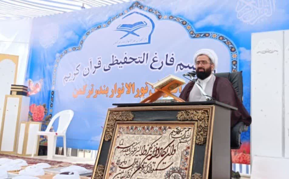 قاری و عالم بیعمل، آفت دین است