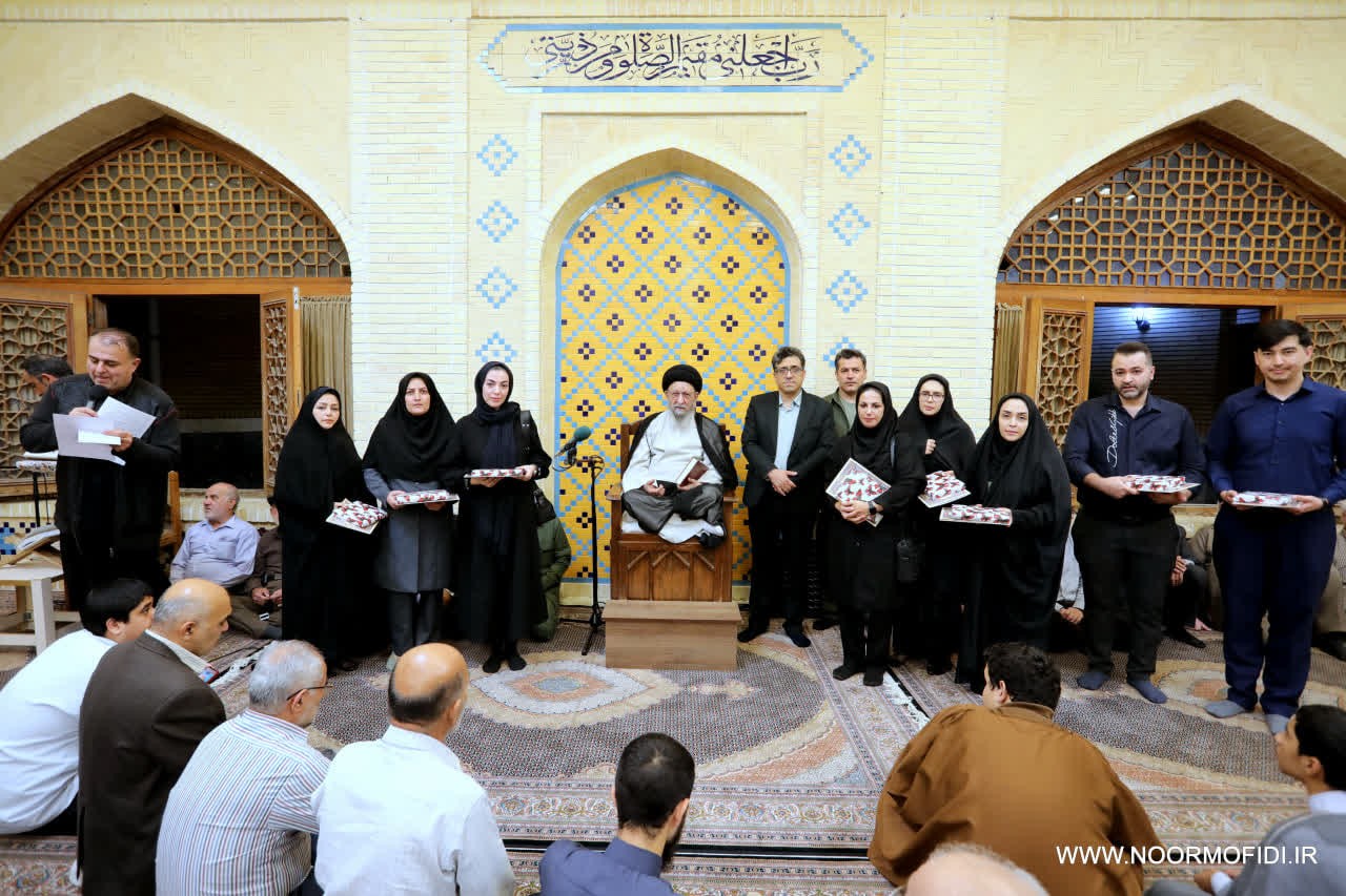 آیین تقدیر از پرستاران نمونه در مسجد جامع گلشن گرگان