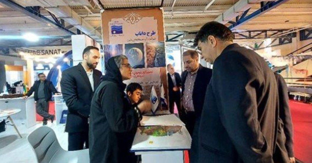 بازدید مسئولان کشوری از غرفه آب منطقه‌ای البرز در روز پایانی نمایشگاه صنعت آب
